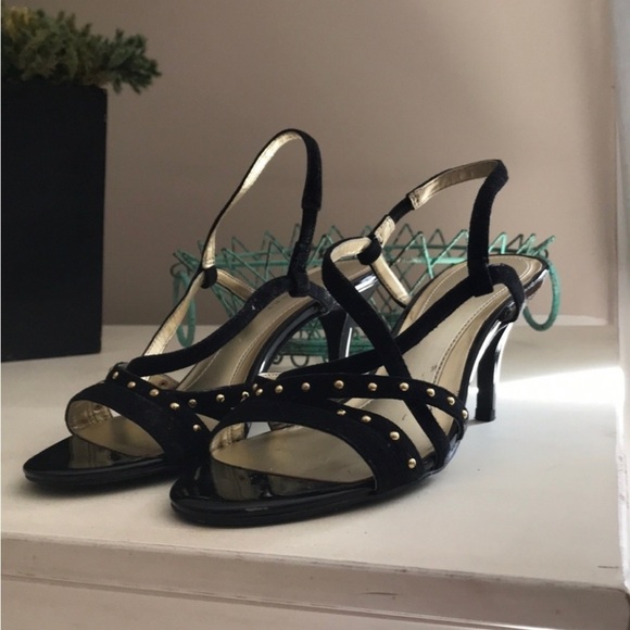 Bandolino Shoes - 𝅺Bandolino Size 8 Black Velvet w/Gold Accents Strappy Kitten Heel Dress Shoes